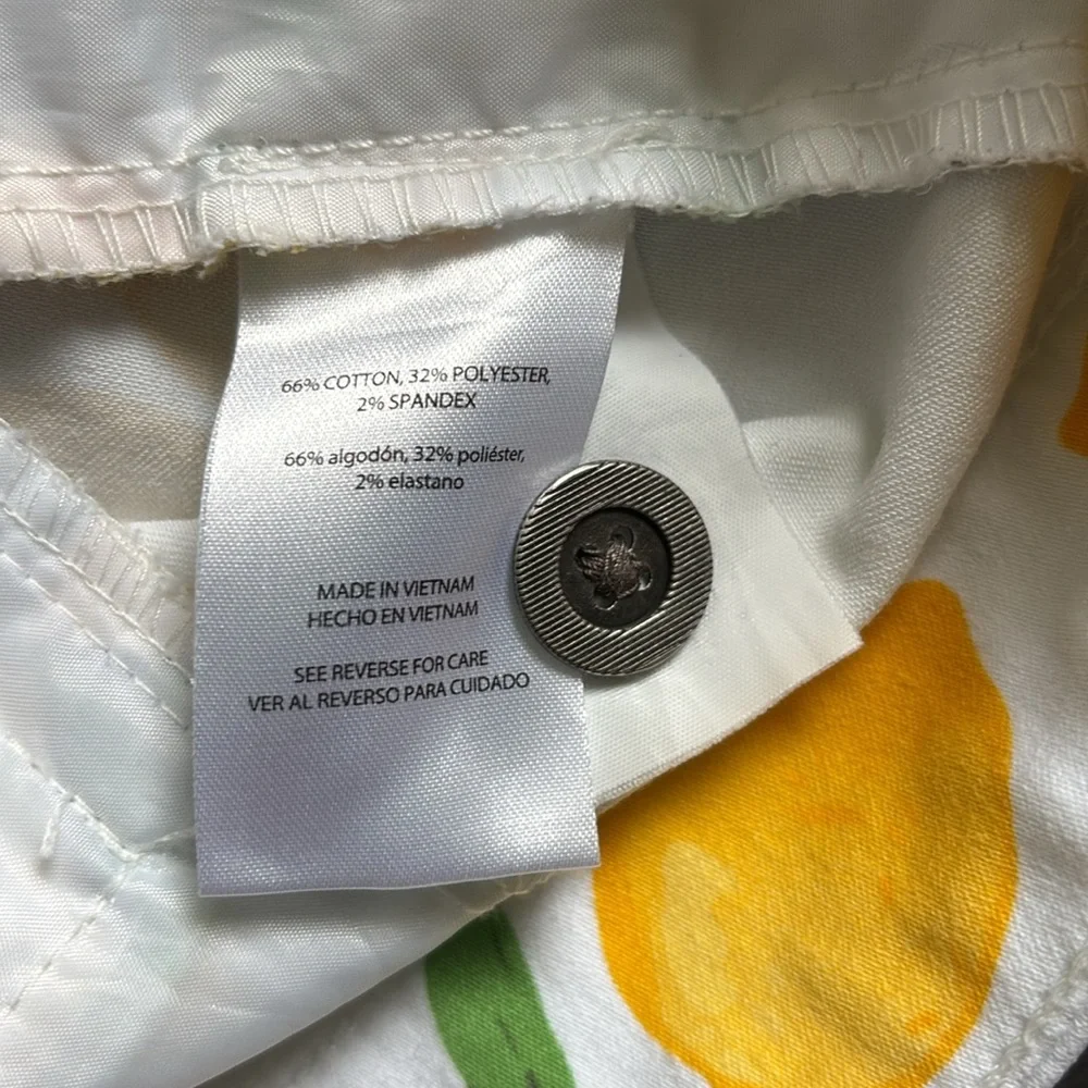 Isaac Mizrahi Tailored Lemon Print Shorts Size 12 - Picture 6 of 6